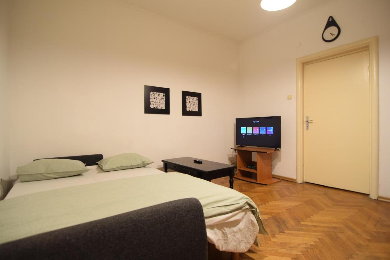 Resedinta Lui Calin - Downtown Park Cismigiu Apartamento Bucarest Exterior foto